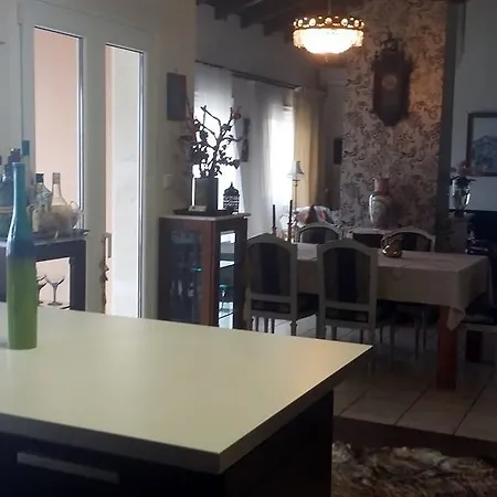 Of Roses Apartment Kommeno (Corfu)